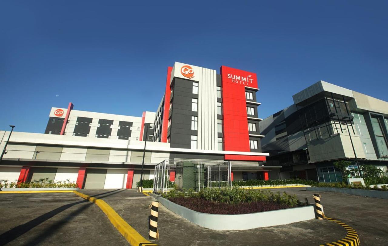 Go Hotels Plus Naga Exterior photo