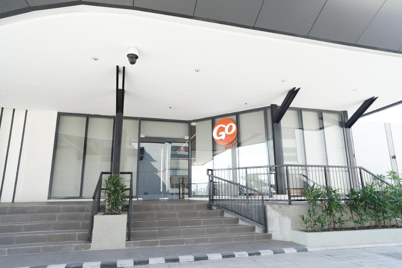 Go Hotels Plus Naga Exterior photo